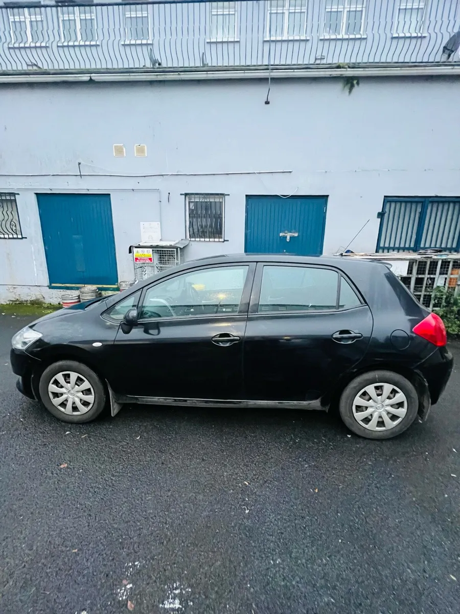 TOYOTA AURIS 1.4 TERRA 08 5DR - Image 2