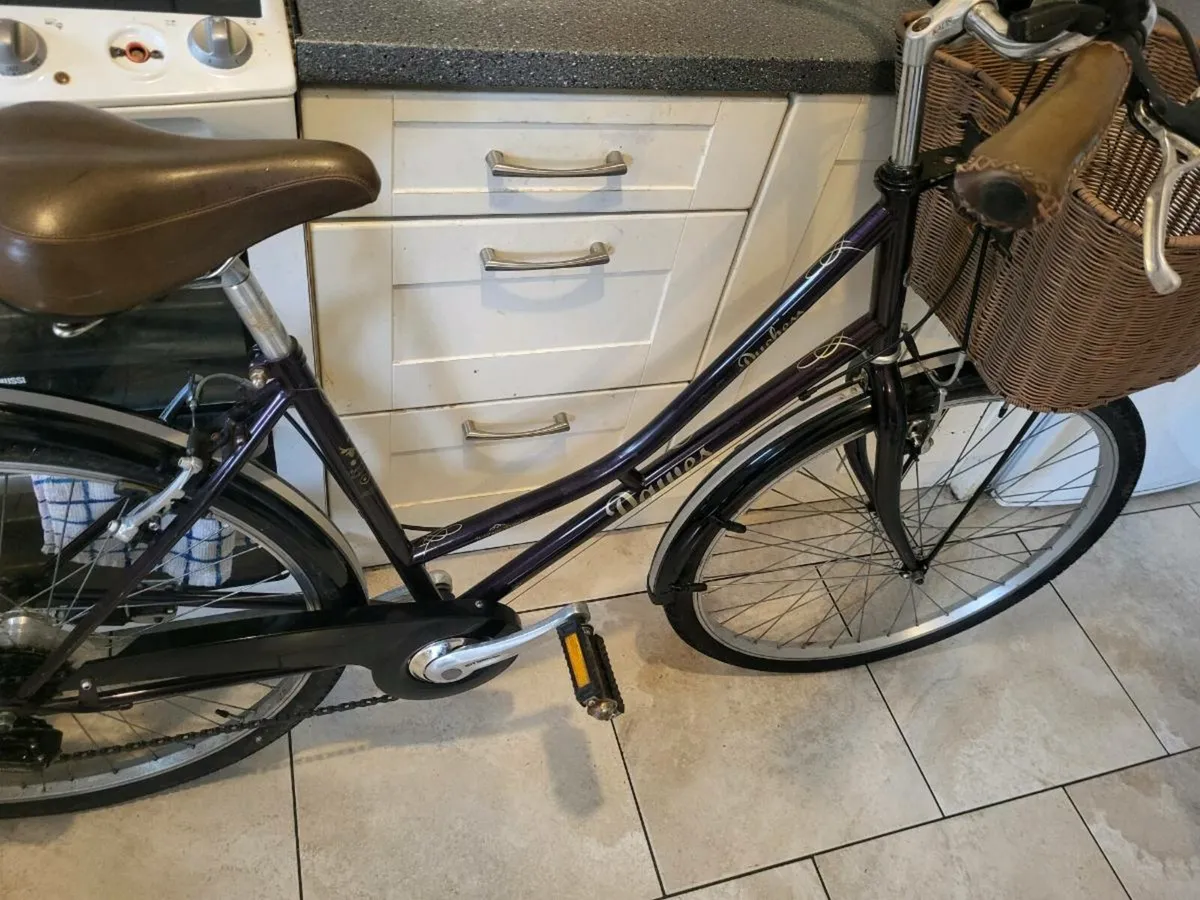 Ladies bike (excellent condition) - Image 3