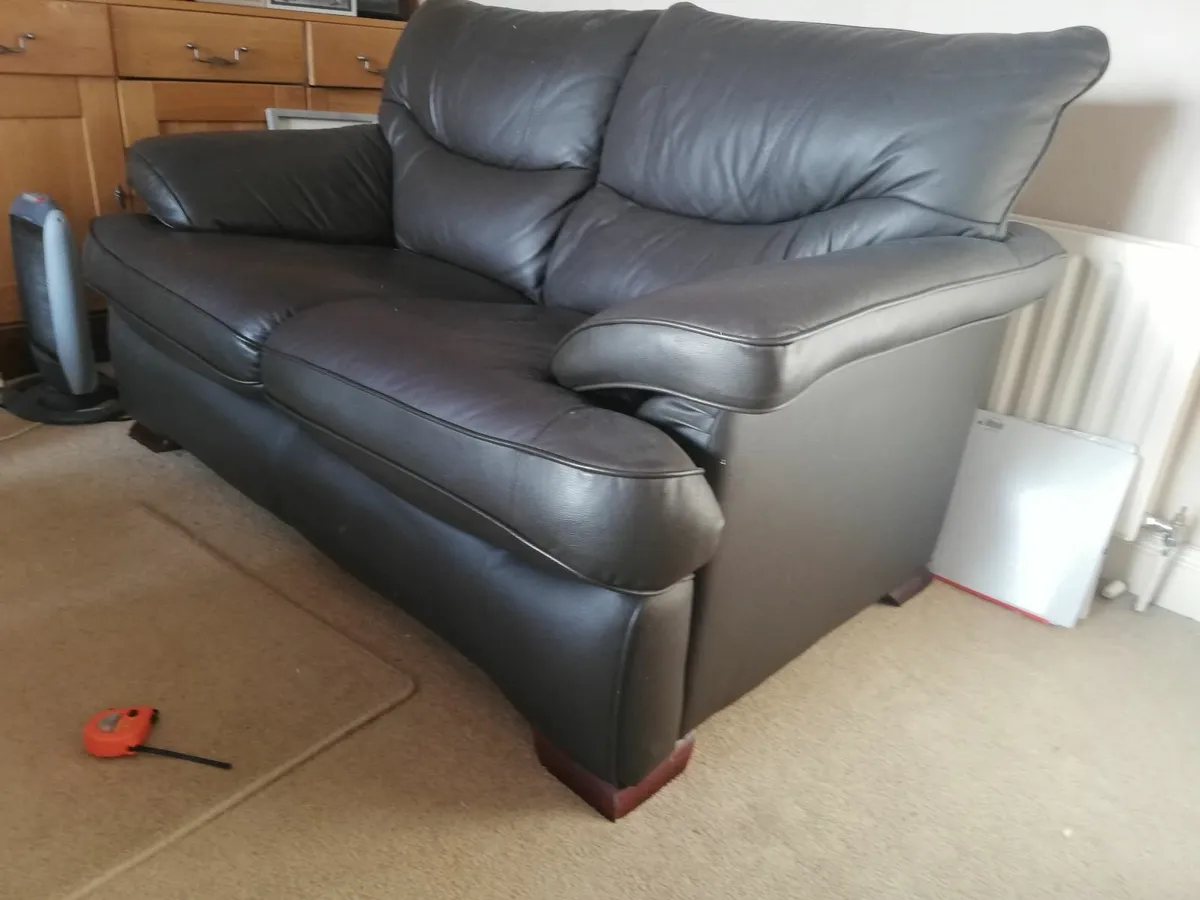 Couch settee and reclining chair - Image 1