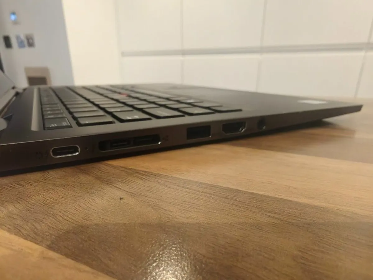 Lenovo Thinkpad X1 Yoga | i7 | 16GB | 512GB | 14" - Image 2