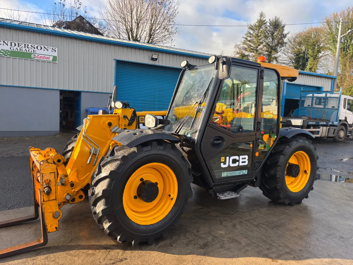 Jcb 527-58 only 4000 Hours - Image 1