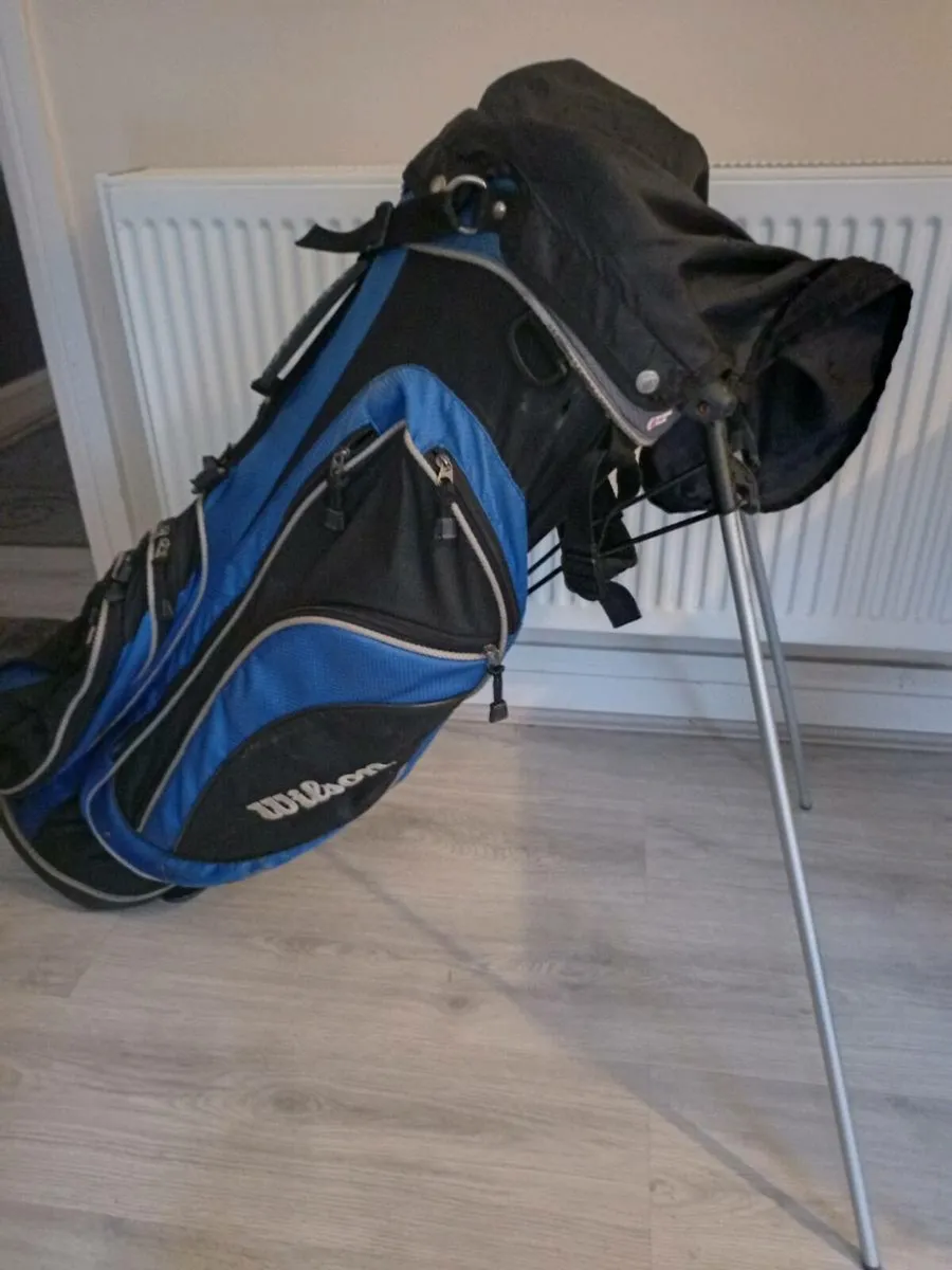 Wilson golf bag with stand. - Image 2