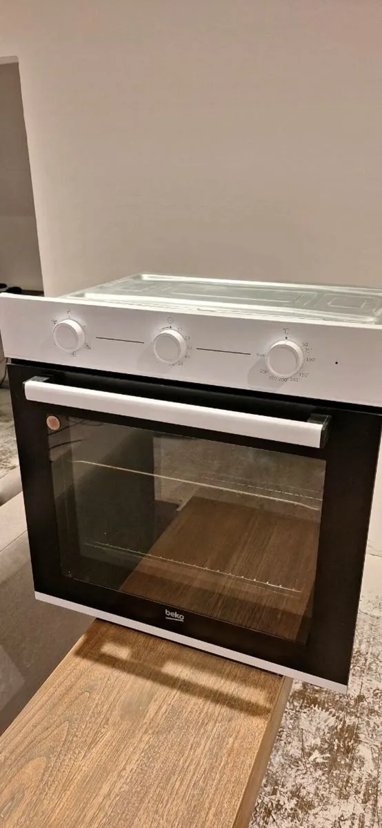 Beko Fan Oven - Image 1