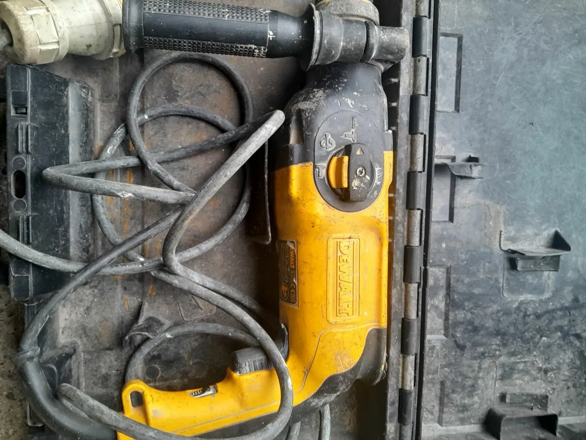 Dewalt kango hammer action sds dri 110v - Image 2