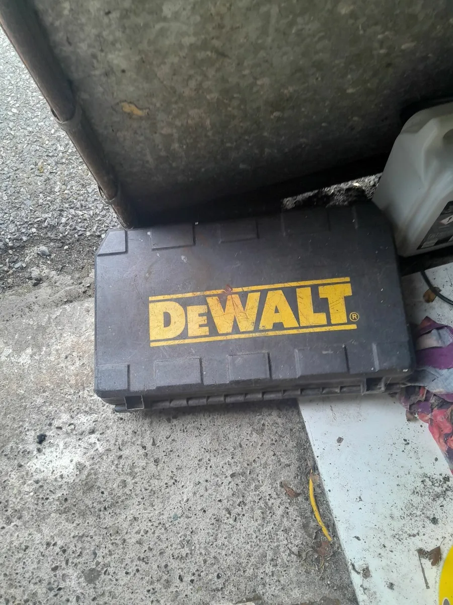 Dewalt kango hammer action sds dri 110v - Image 3
