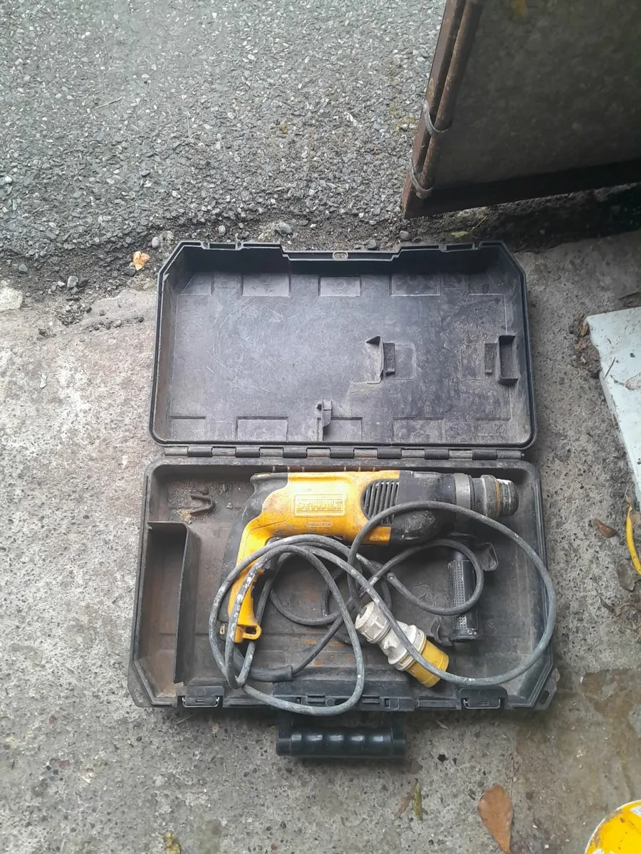 Dewalt kango hammer action sds dri 110v - Image 4