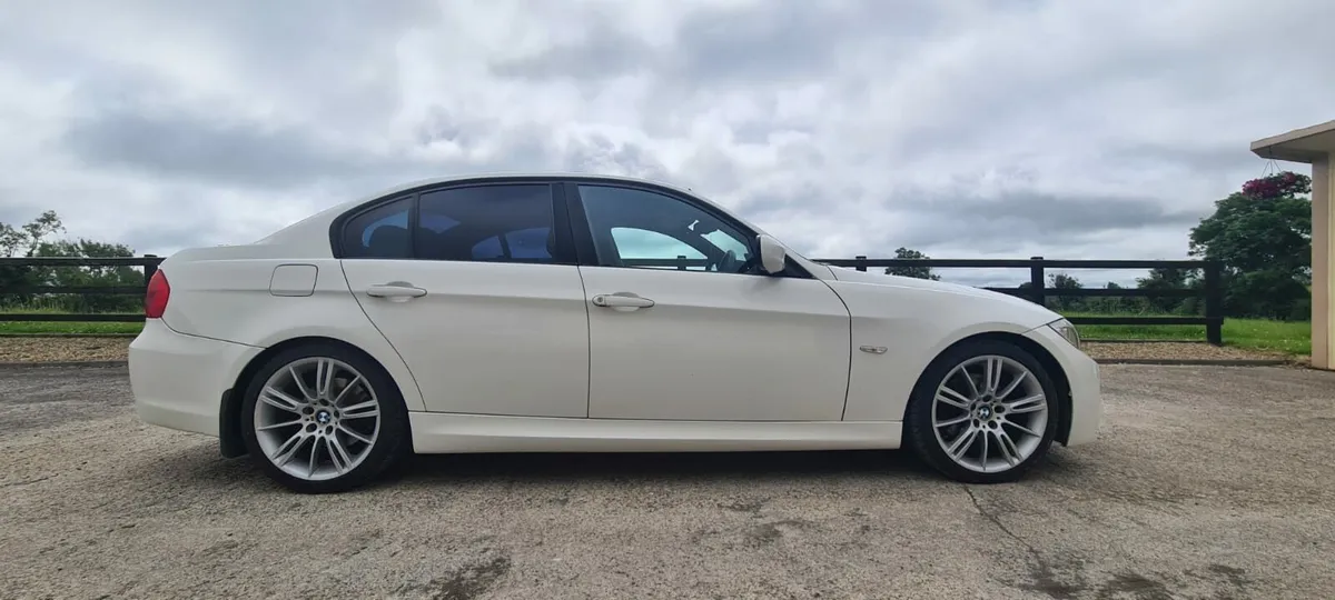 Bmw 320 msport - Image 3