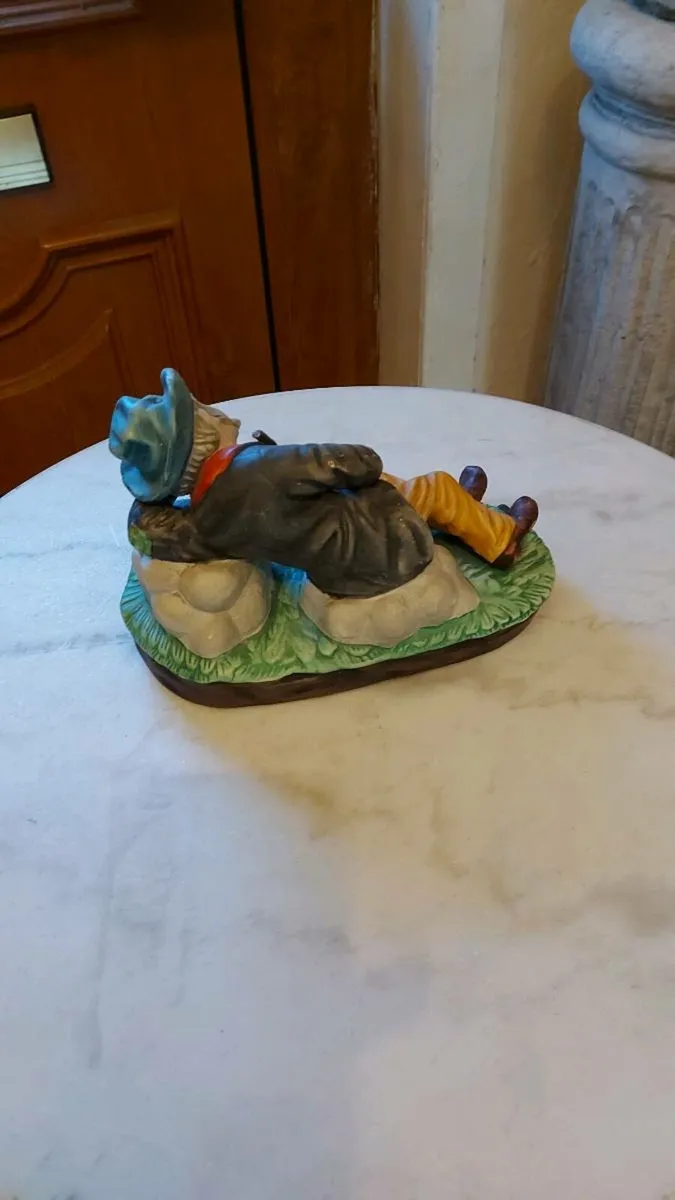 Figurine  Man and  Dog - Image 2