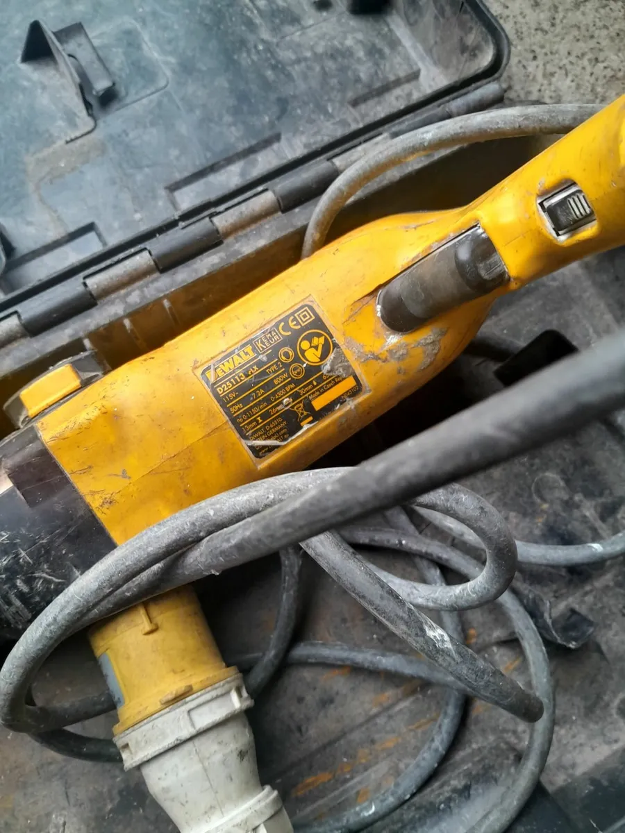 Dewalt kango hammer action sds dri 110v - Image 1