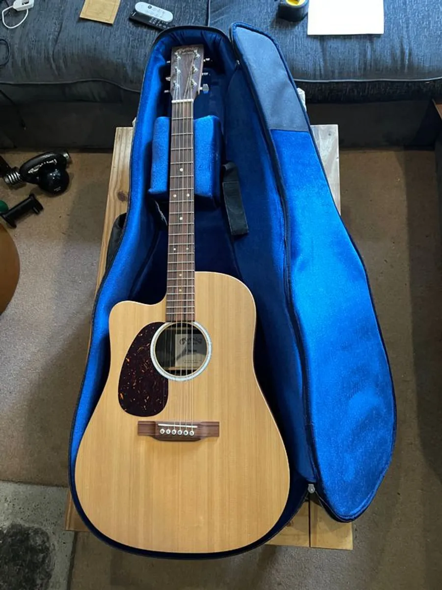 Martin Electric/Acoustic Left Handed - Image 1