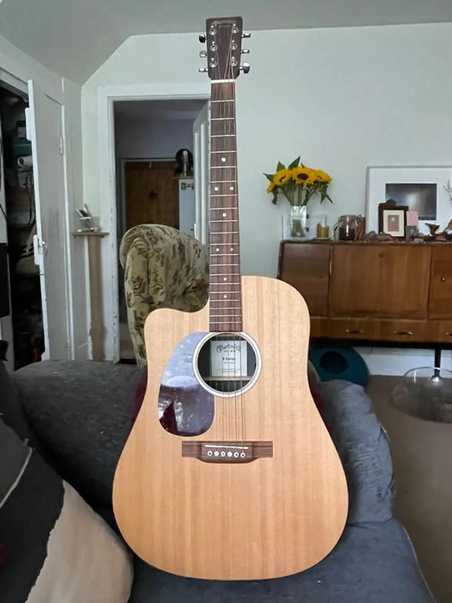 Martin Electric/Acoustic Left Handed - Image 2