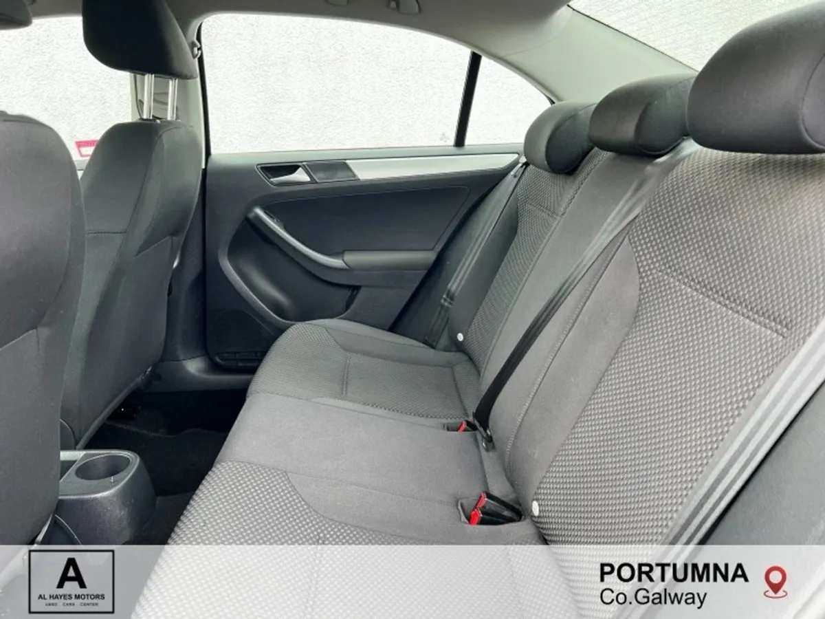 Volkswagen Jetta FOR Alan Trendline 1.6 TDI 105BH - Image 4