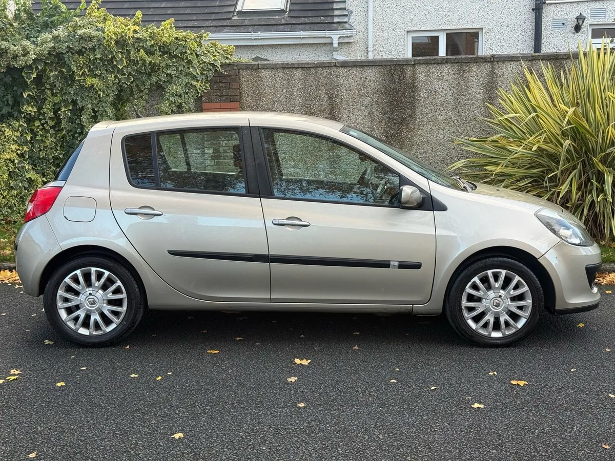 Renault Clio Automatic 115k miles - Image 2