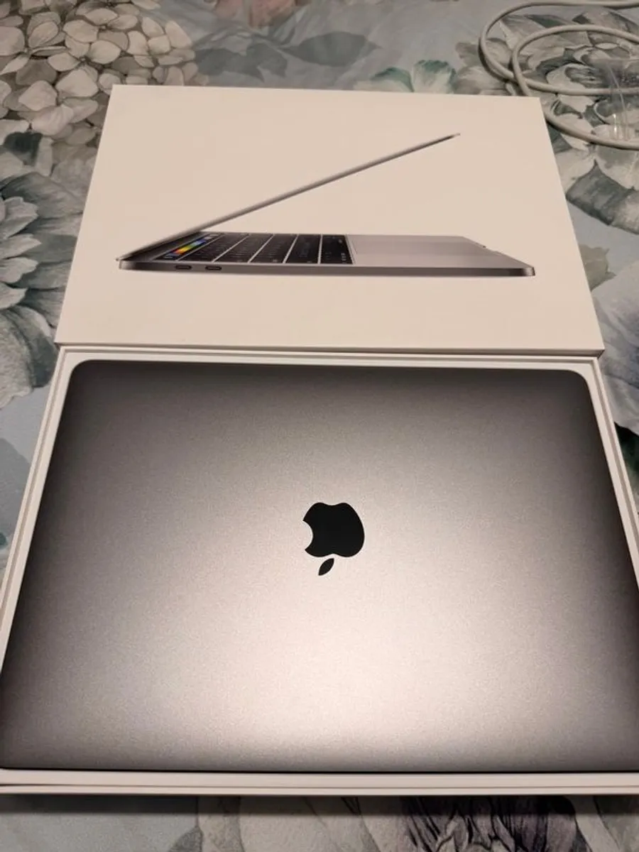 2017 MacBook Pro with touch bar - Image 3