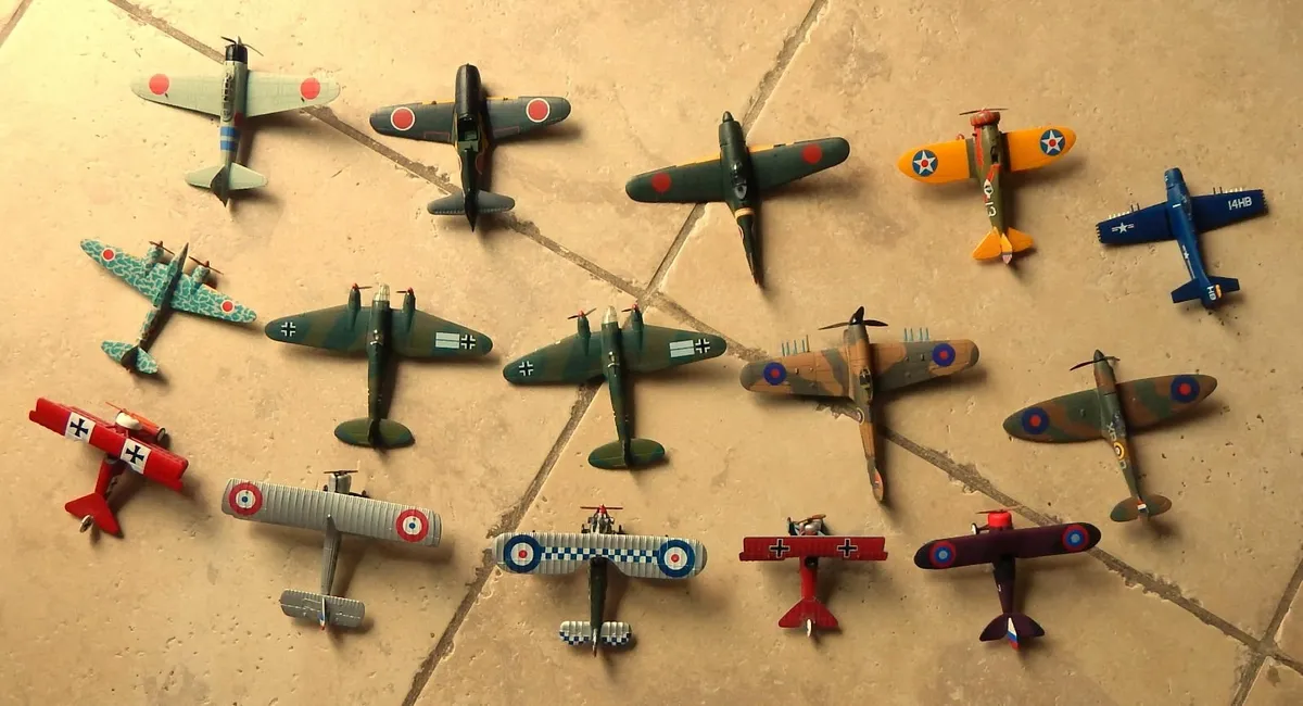 Collection of 15 Metal Alloy Toy Aircraft - Image 3