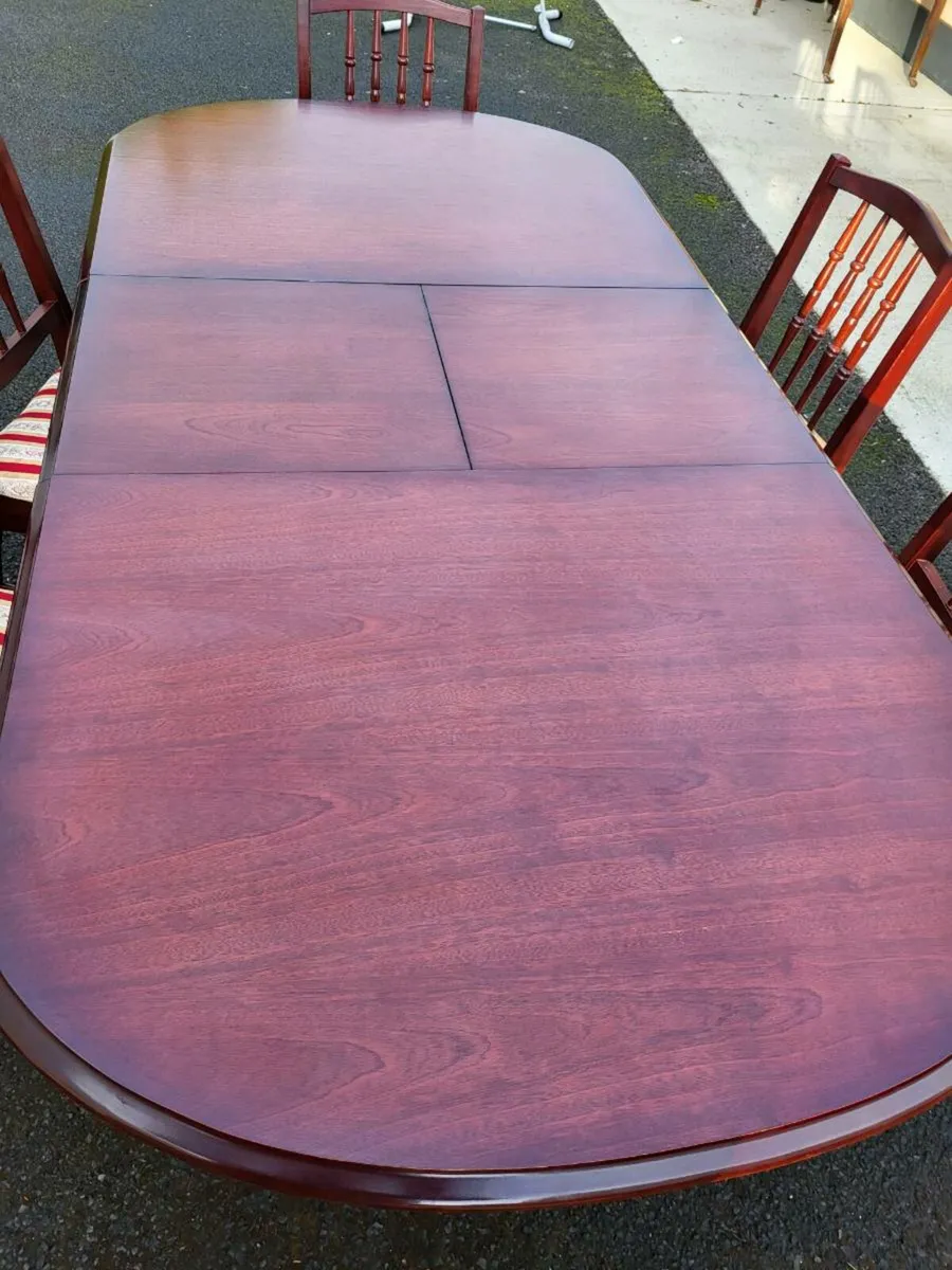 Mahogany Extending Dining Table and six chairs - Image 2