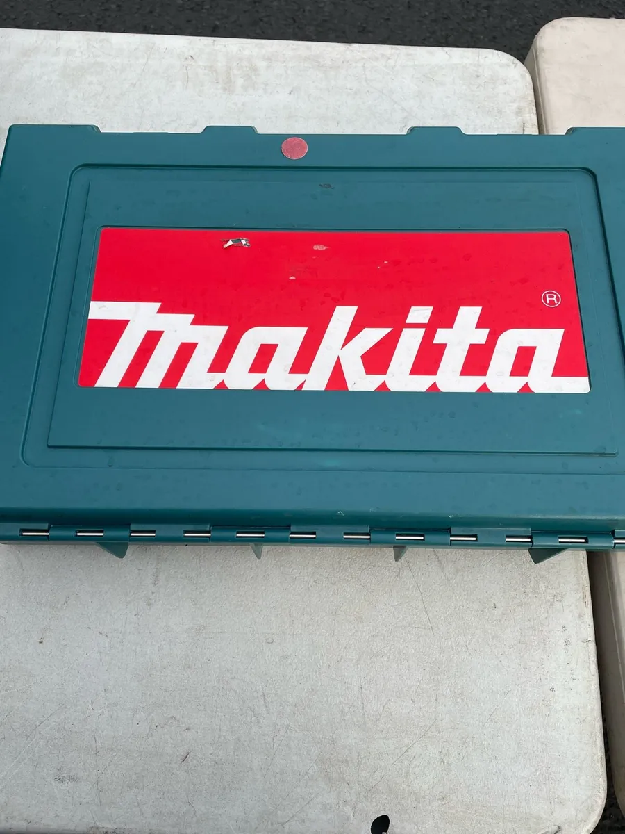 Makita HR2641 diamond core drill - Image 3