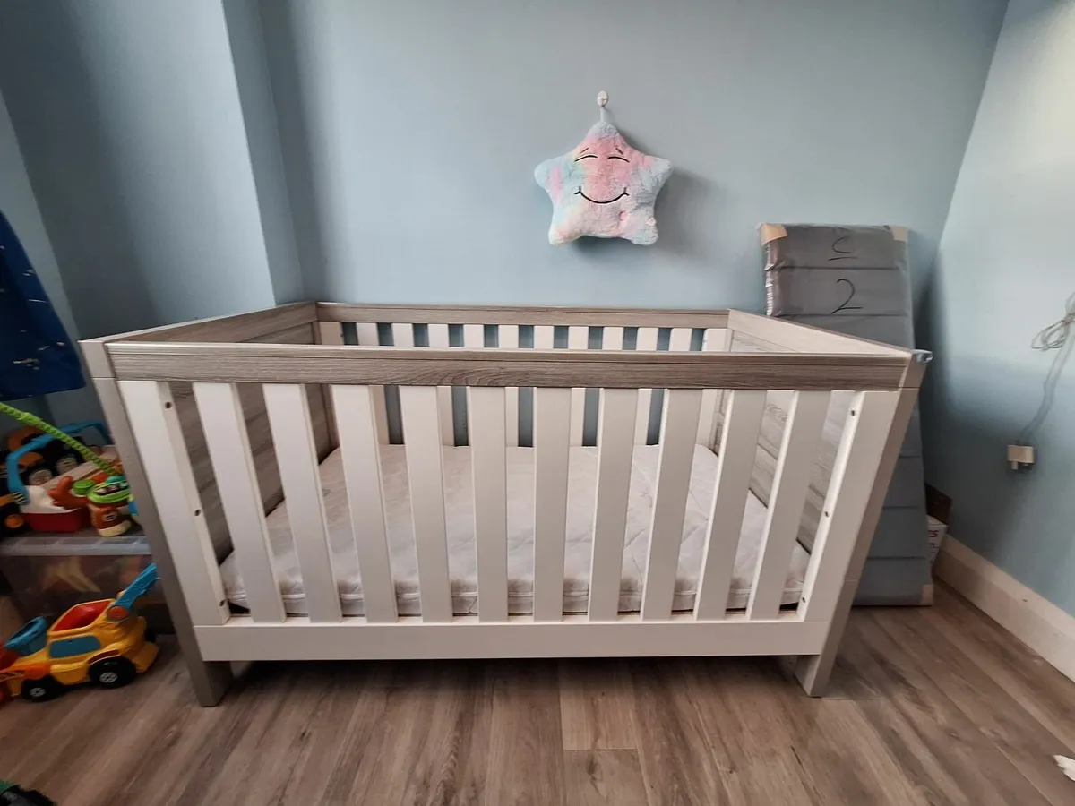 Tutti bambini modena 3 in1 cot bed - Image 3