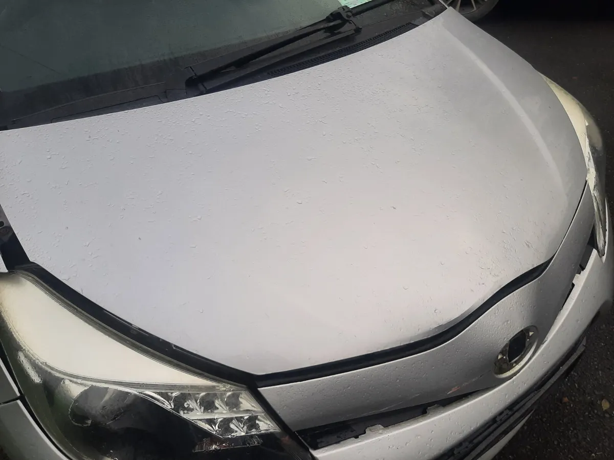 TOTOTA YARIS HYBRID AUTOMATIC  2014 - Image 3