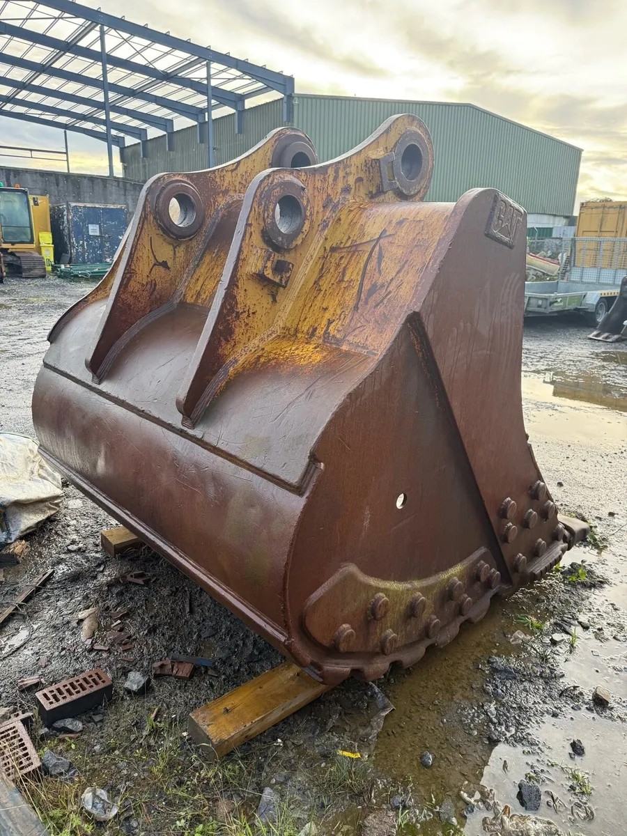 CAT 352 Extreme Duty Bucket - Image 4