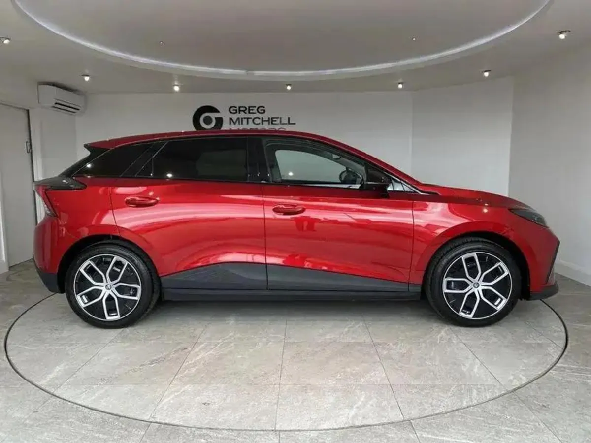 MG MG4 150kW Trophy EV Long Range 64kwh 5dr Auto - Image 4