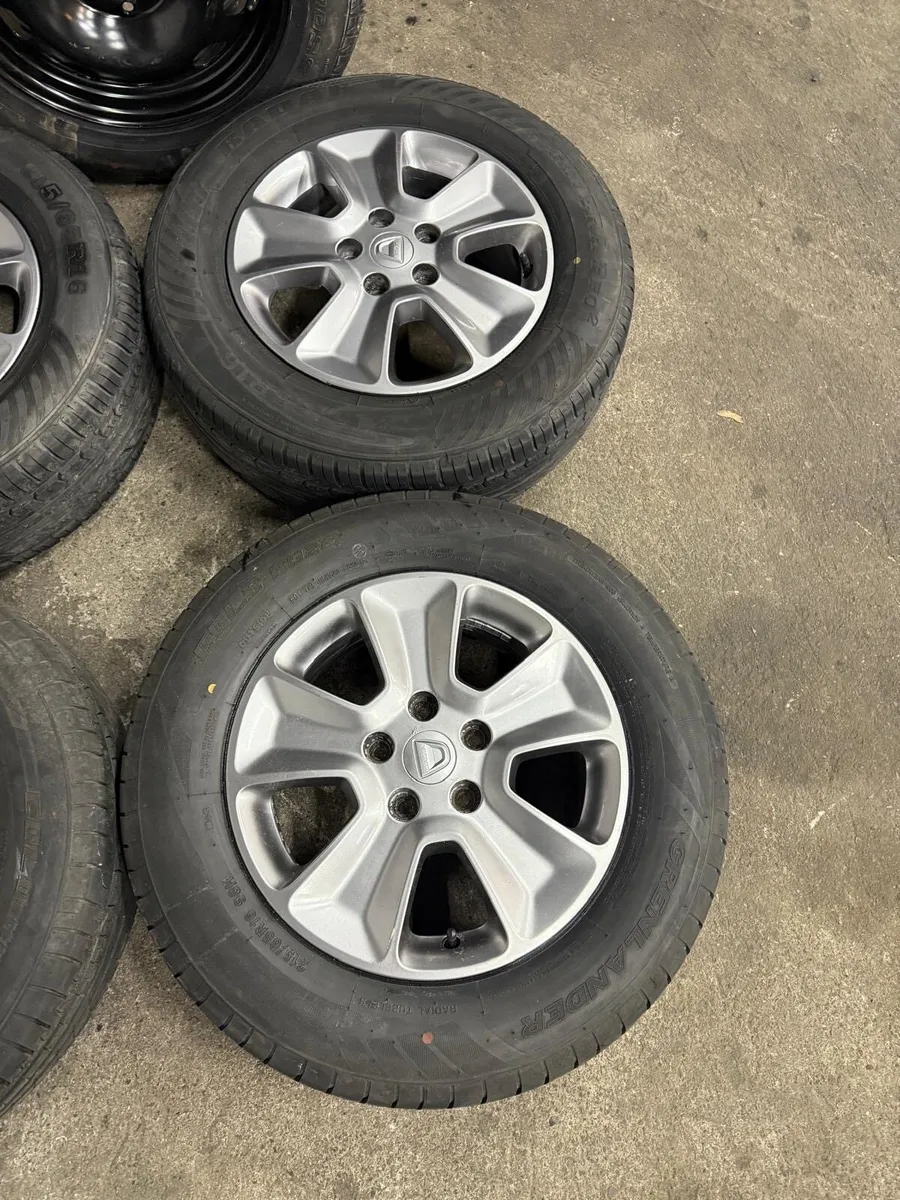 Dacia Duster Alloy Wheels & Tyres 215/65/R16 - Image 2