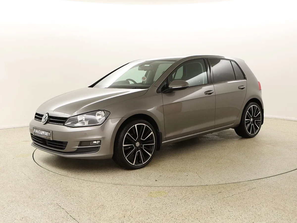 2016 Volkswagen Golf 1.6 TDI Match Edition 110 BHP - Image 3