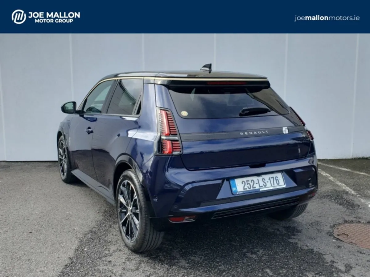 Renault 5 E-Tech EV52kw 150hp Iconic - Image 2