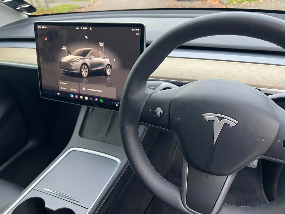Tesla Model Y 2023 Dual-motor Long-Range AWD - Image 3