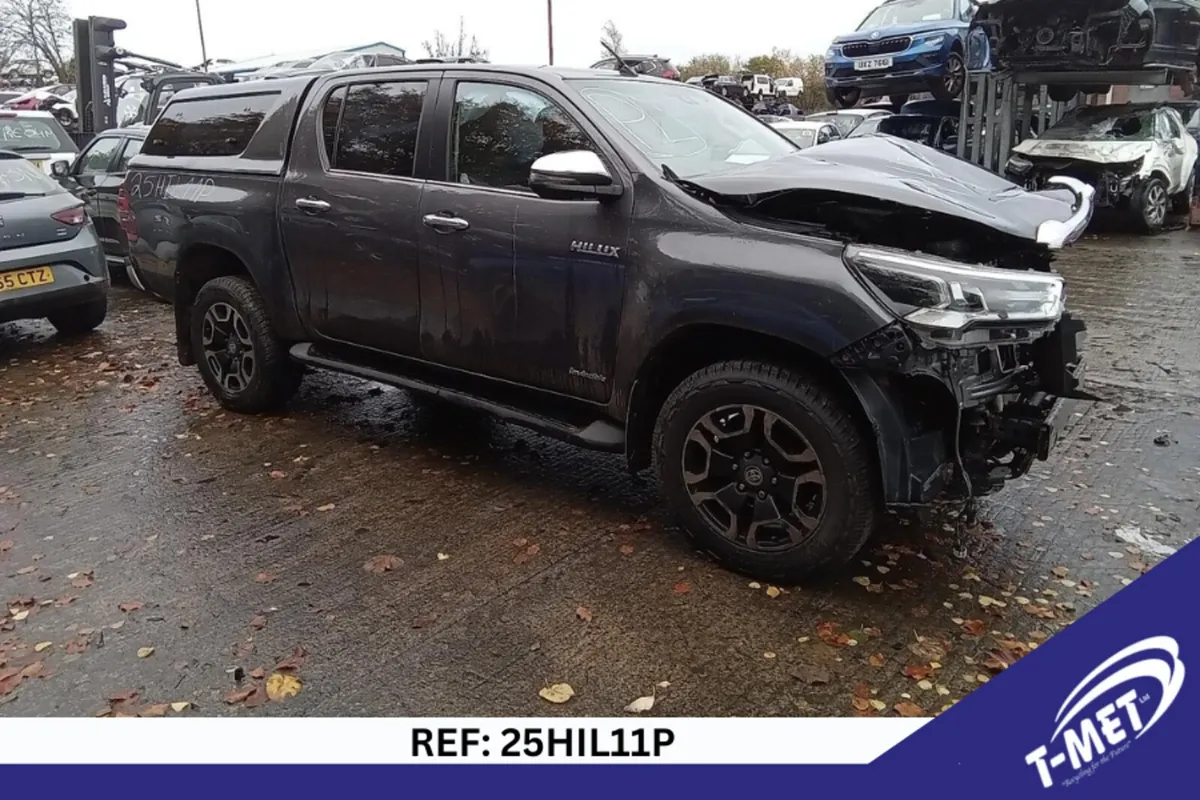 2021 TOYOTA HILUX BREAKING FOR PARTS - Image 1