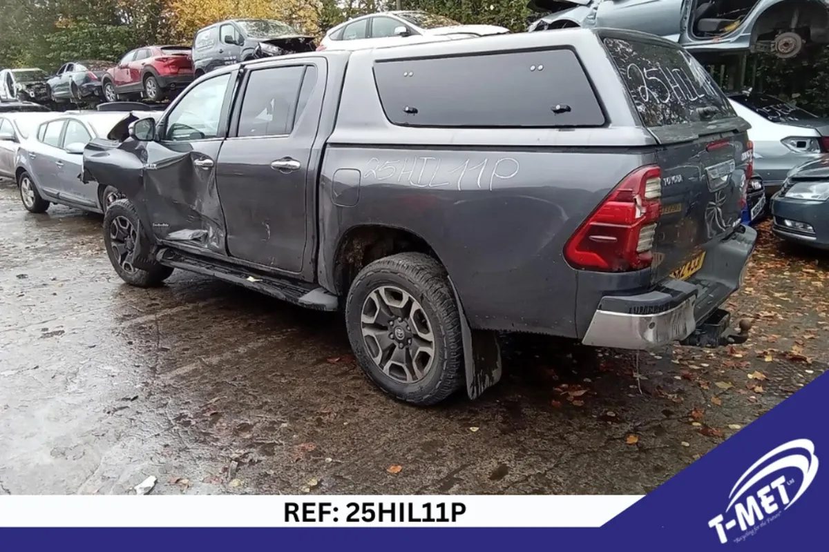 2021 TOYOTA HILUX BREAKING FOR PARTS - Image 4