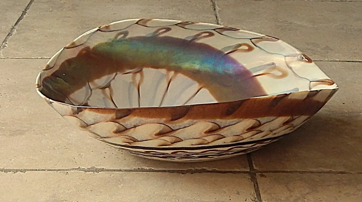 Large Folded Iridescent Glass Sea Shell Bowl - Image 4