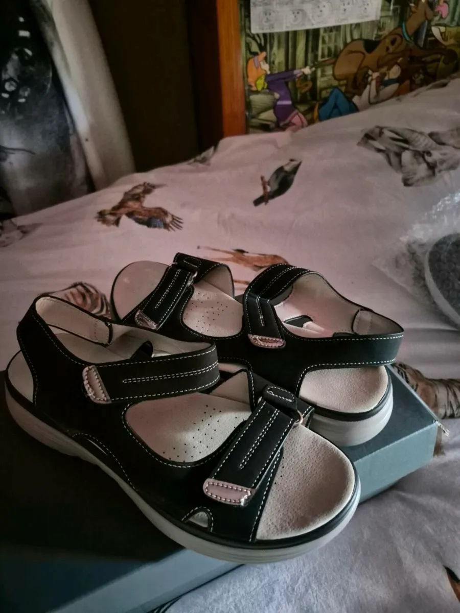 NEW SANDLES - Image 4