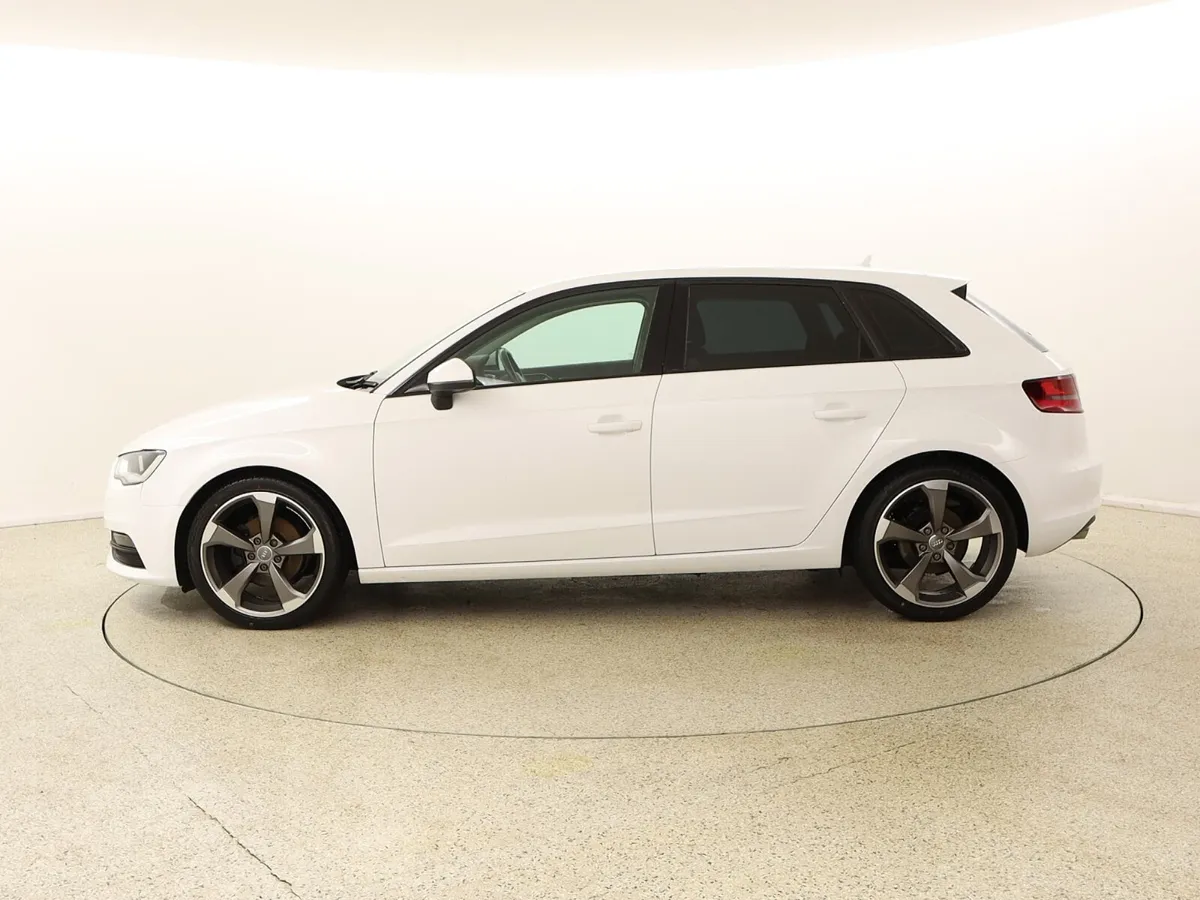 2015 Audi A3 1.6 TDI 110PS SPORT BLACK EDITION - Image 4