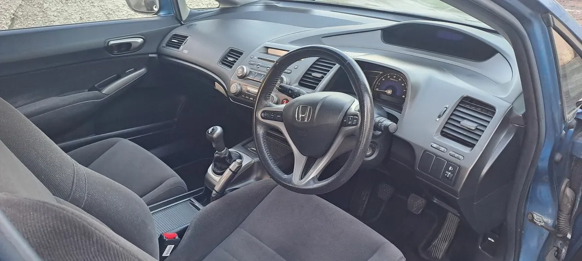 Honda Civic 2006 1.8 I-VTEC 6 Speed Saloon - Image 4