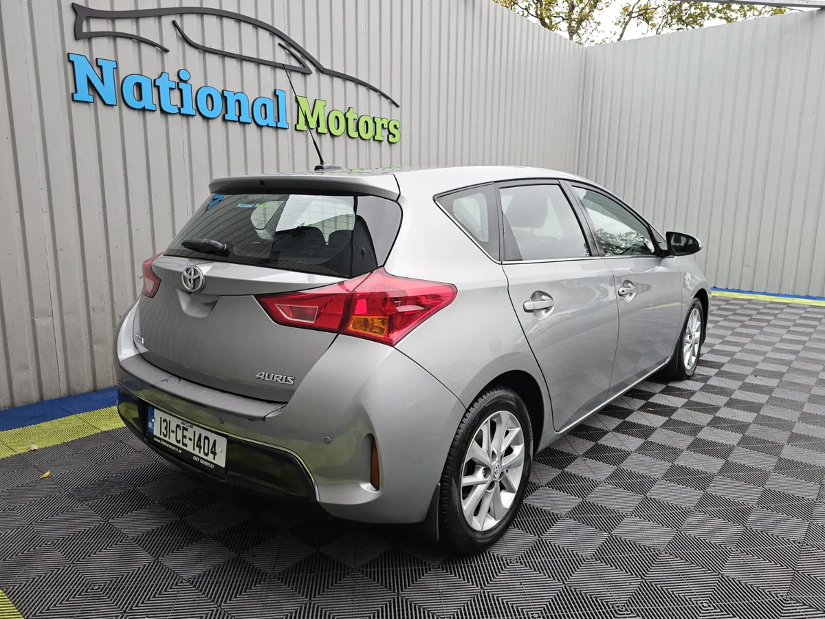 2013 Toyota Auris 1.4 D-4D 90 Aura - Image 3