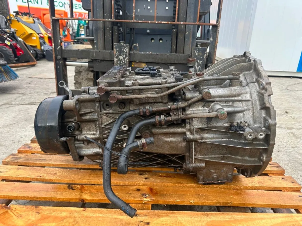 2016 MITSUBISHI CANTER AUTO GEARBOX - Image 1