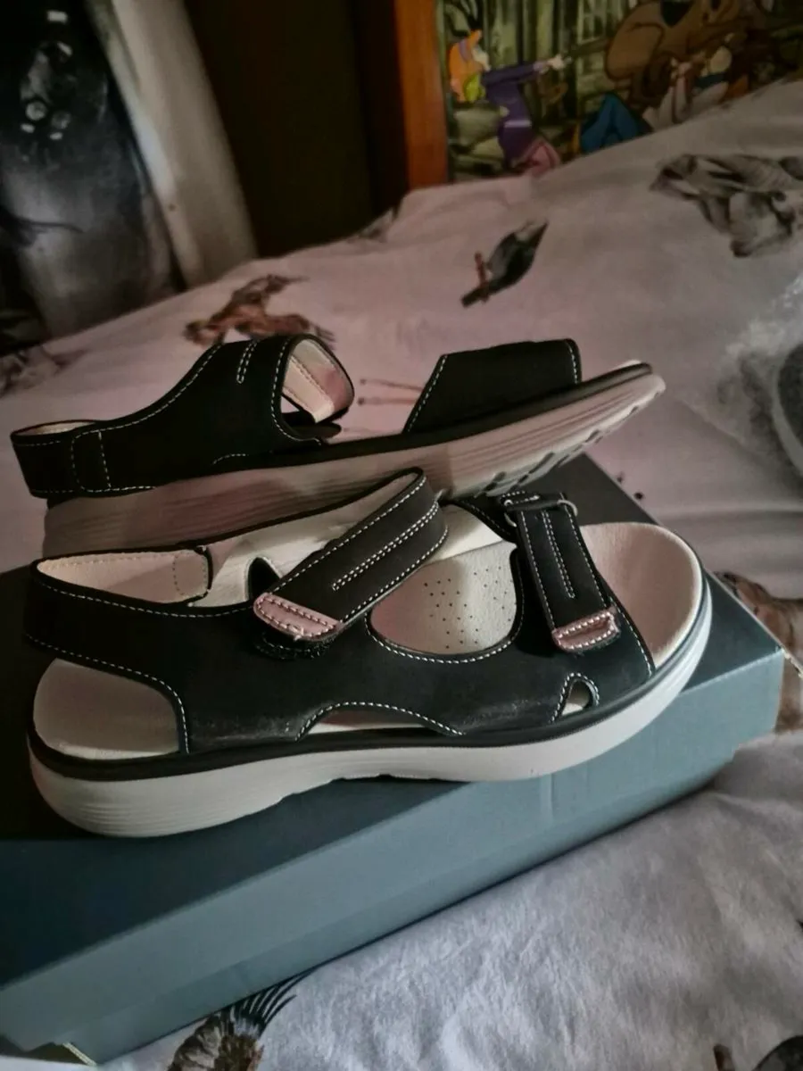 NEW SANDLES - Image 2