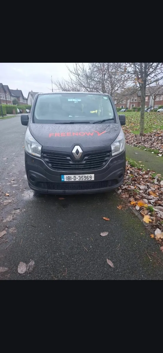 Renault traffic 8 seater - Image 1