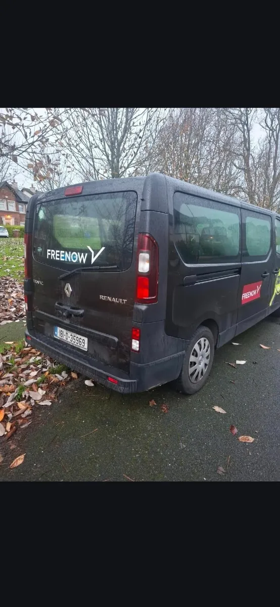 Renault traffic 8 seater - Image 2