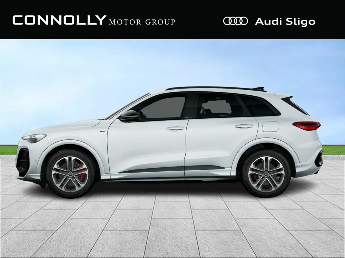 Audi Q5 S Line Petrol Plug-In Hybrid 50 TSFI e "Or - Image 3