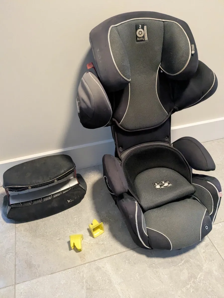 Car seat - Image 1