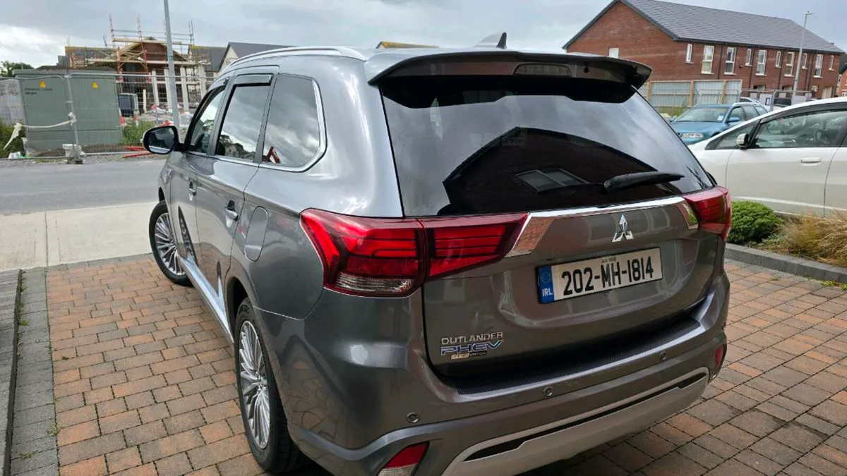 Mitsubishi outlander exceed safety. Highest spec - Image 2
