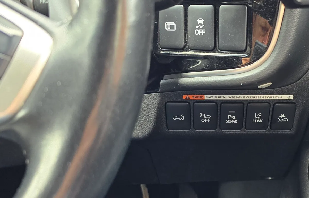 Mitsubishi outlander exceed safety. Highest spec - Image 3