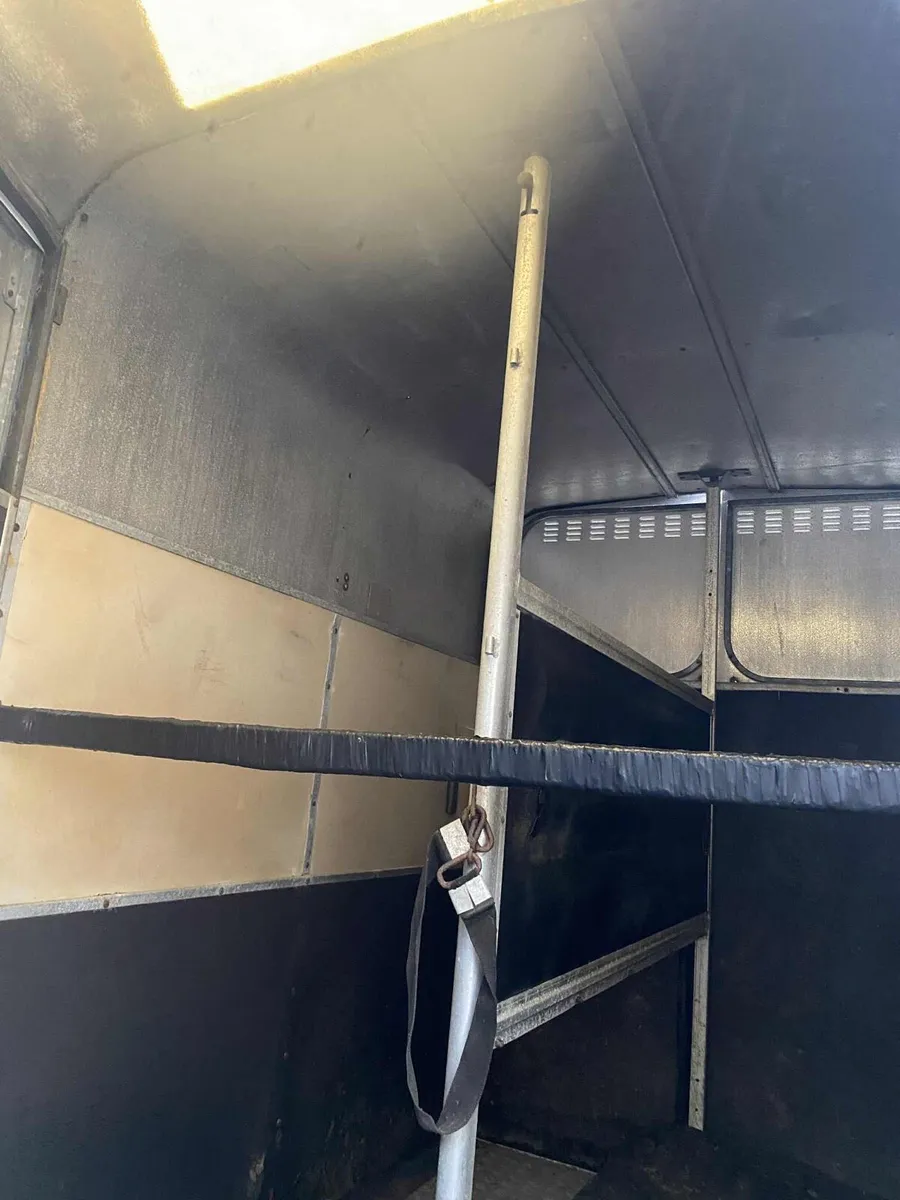 Ifor Williams 505 Horsebox - Image 3