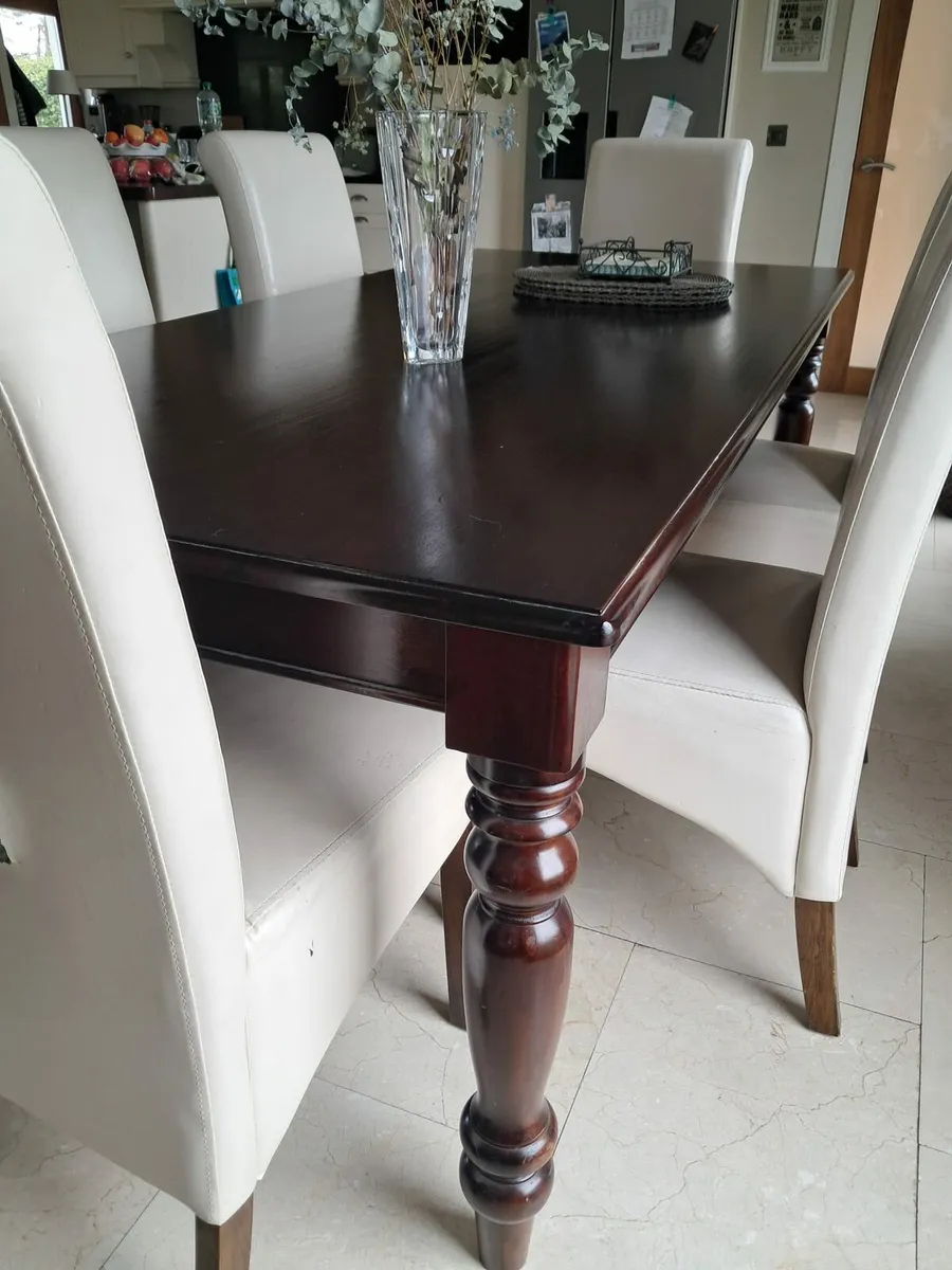 Table and Chairs - Image 3