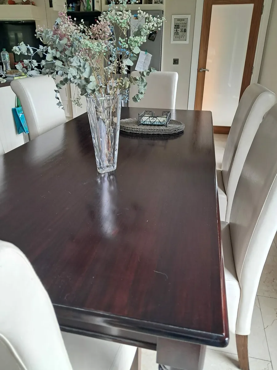 Table and Chairs - Image 2