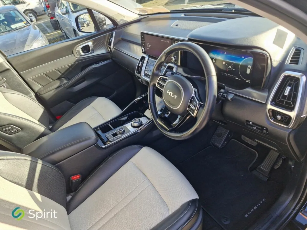 Kia Sorento 2.2 K3 4X2 Diesel 7 seats - Image 4