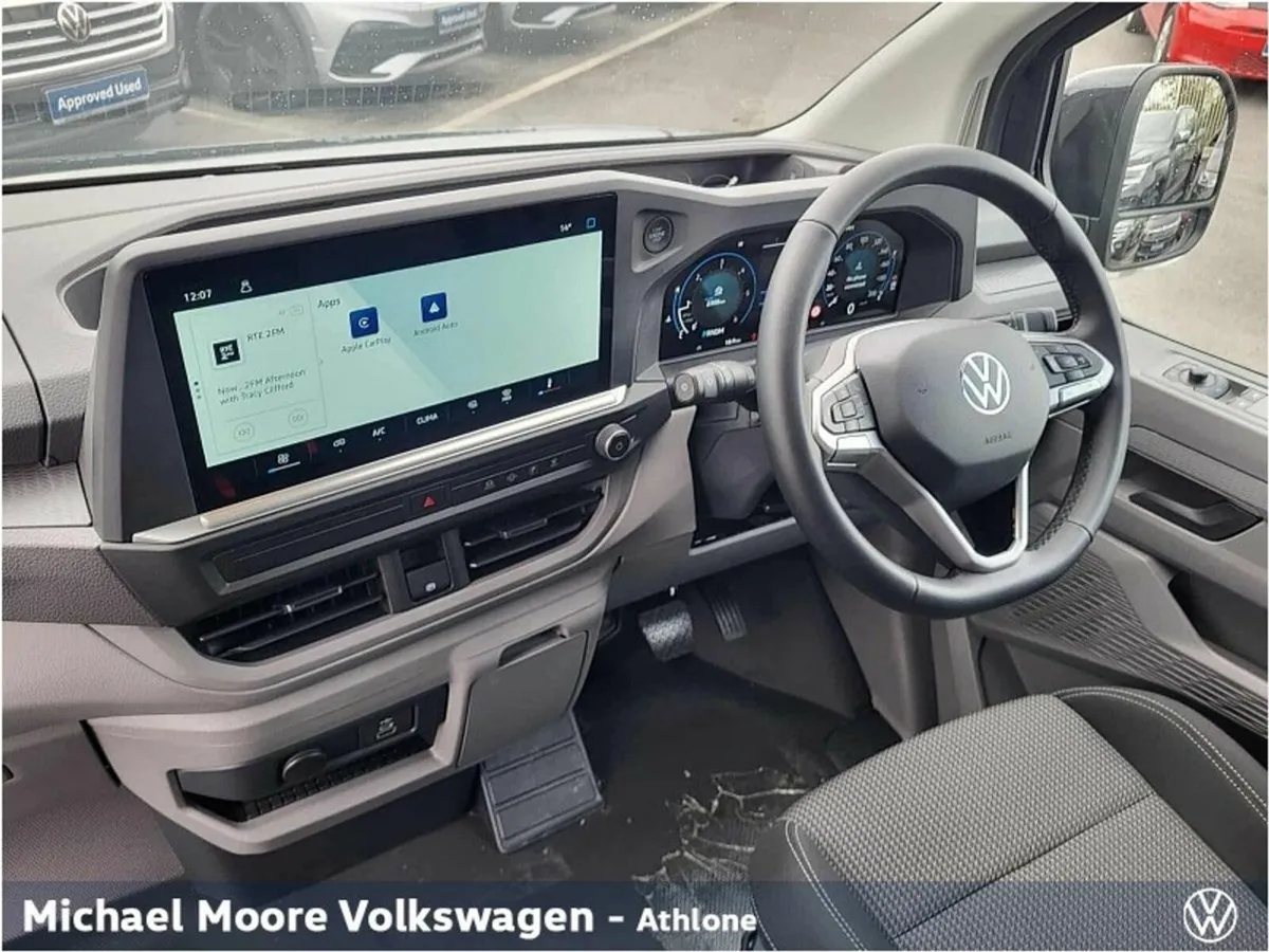 Volkswagen Transporter HIGHLINE 30LWB 2.0 TDI 150B - Image 2