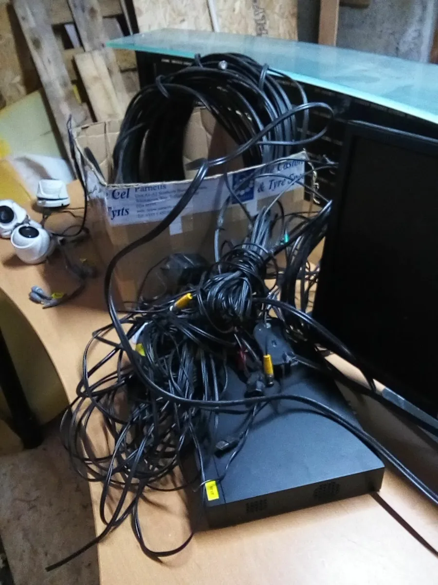 CCTV system, 3 camera, hard drive recording, - Image 2
